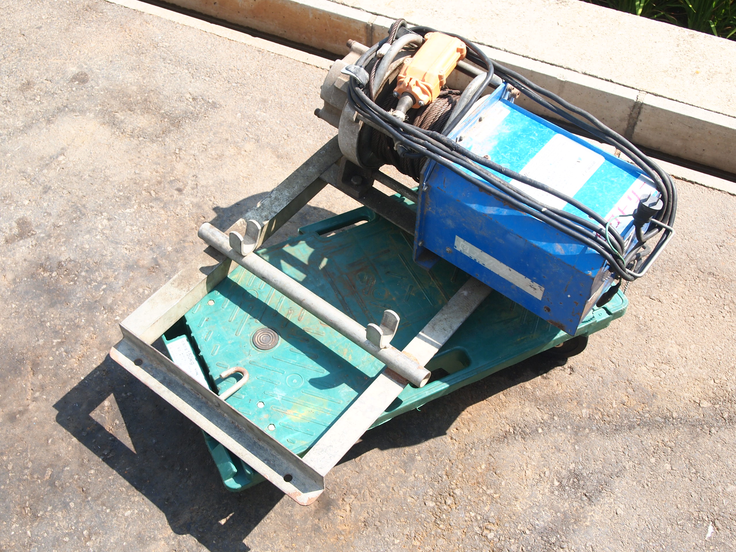 超特価中！ユニパー 強力小型電動ウインチ フルセット