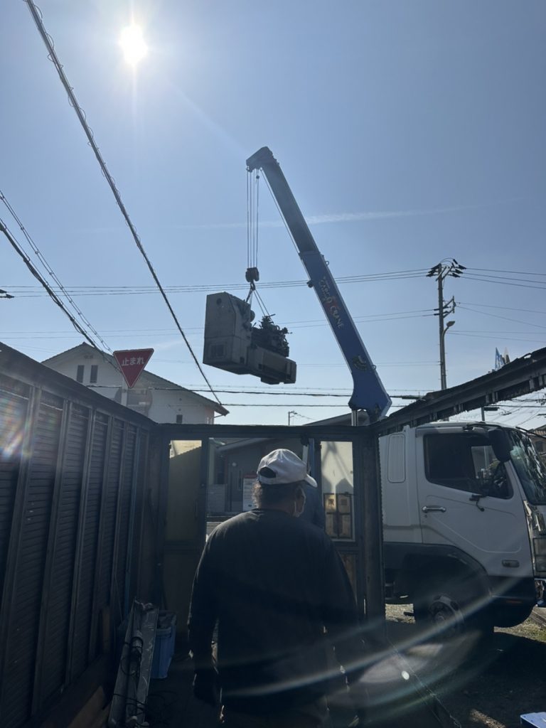 工作機械の吊り上げ搬出作業